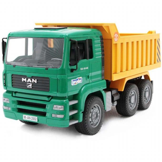 Man truck met tipauto