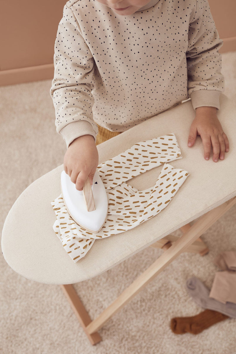 Ironing Board With Iron (Kid'S Hub)